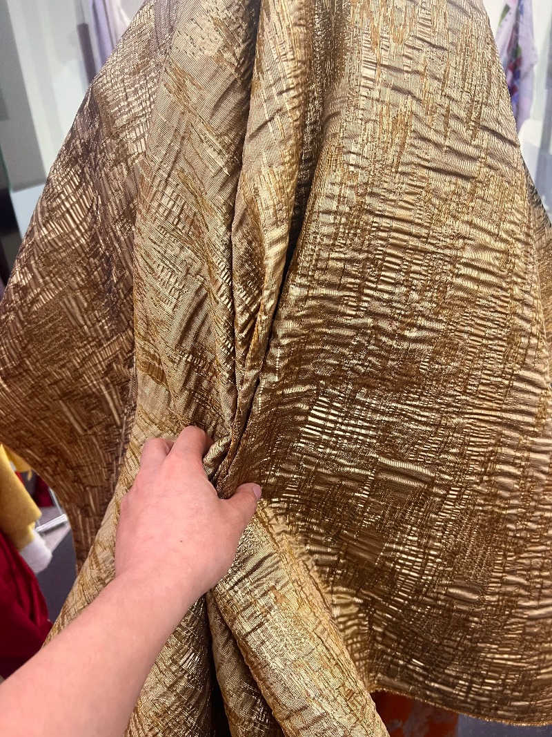 Tecido Jacquard Irregular Text - Vintage Sewing Textile avaliação e preço